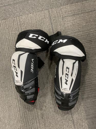 Used CCM JETSPEED VIBE ELBOWS Junior Elbow Pads SM 11614-S000227438