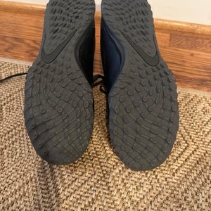 Black Unisex Size M 7.5 (W 8.5) Nike Tiempo legend Indoor Cleats (Used)