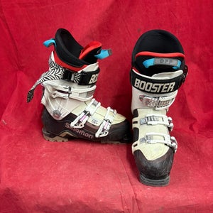 Ski Boots: Mondo 24 & 24.5 Women's Salomon Ski Boots (Used)