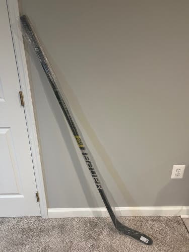 Senior Bauer Supreme 2S Pro Left Hand Hockey Stick P88 77 Flex (New)