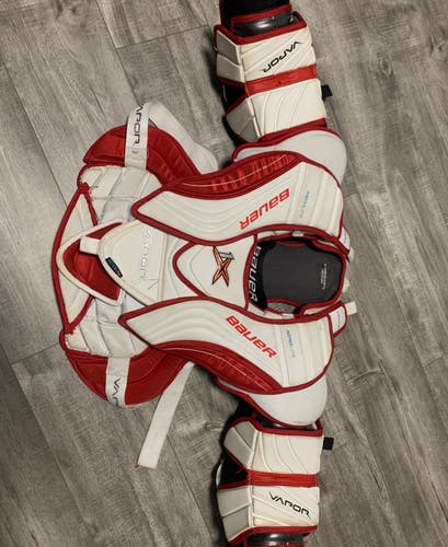 Medium Bauer Vapor 1X Goalie Chest Protector (Used)