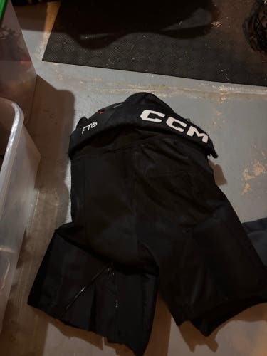 Men's Senior Small CCM JetSpeed FT6 Hockey Pants (Used)
