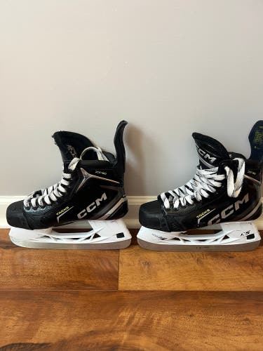 2024 CCM Tacks XF 80 Hockey Skates Regular Width 8 (Used)