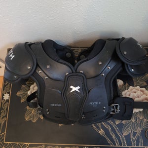 Youth Medium Xenith Flyte Shoulder Pads (Used)