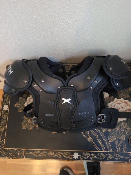 Youth Medium Xenith Flyte Shoulder Pads (Used)