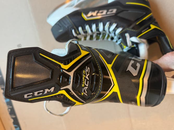 2020 CCM Super Tacks 9380 Hockey Skates 9.5 (New)