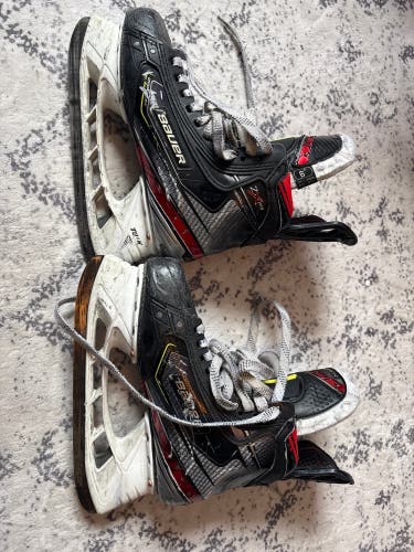 Bauer Vapor 2X Pro Hockey Skates Regular Width Size 6 (Used)