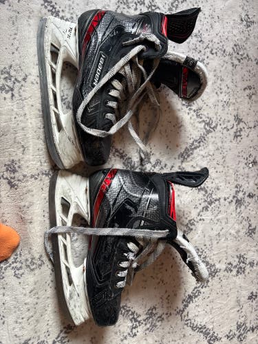 Bauer Vapor 2X Hockey Skates Regular Width Size 5.5 (Used)