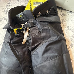 Junior Large Bauer Supreme 3S Pro Hockey Pants (Used)