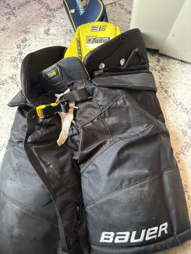 Junior Large Bauer Supreme 3S Pro Hockey Pants (Used)