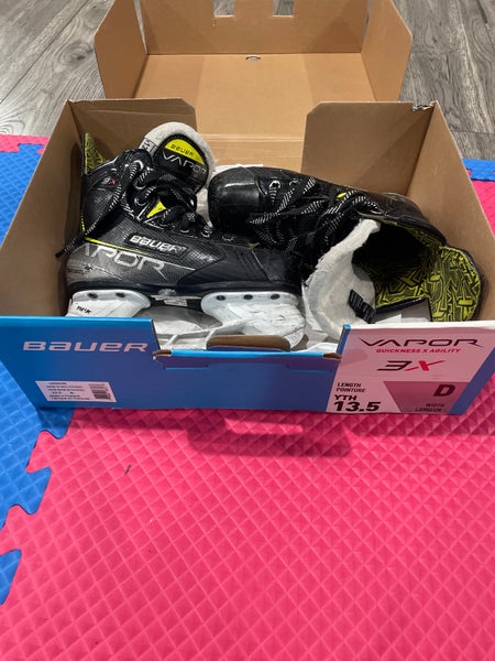Bauer Vapor 3X Youth Hockey Skates Regular Width 13.5