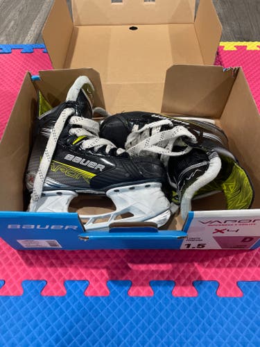 Bauer Vapor x4 JR Hockey Skates Regular Width Size 1.5 (Used)
