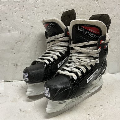 Used Bauer VAPOR X3.5 Intermediate Hockey Skate Intermediate 4.5 11855-S000196721