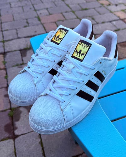 Mens Adidas Superstar Low Cloud White & Core Black Athletic Sneakers - Size 10.5