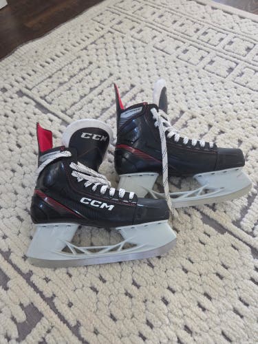 2016 CCM JetSpeed FT455 Hockey Skates 9 (Used)