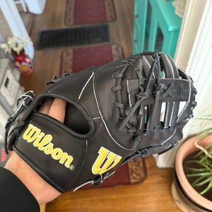 2025 Wilson A2000 RH First Base Baseball Glove 12.5" (New)