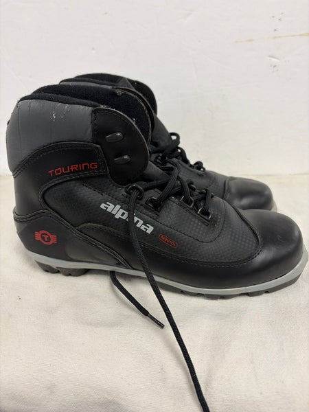 Size 7.0 Alpina NNN Cross Country Ski Boots (Used)
