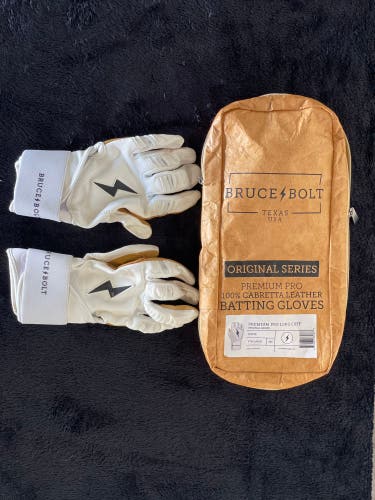 Bruce Bolt White/Tan YL Batting Gloves (Excellent condition)