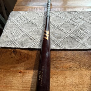 2025 Marucci CU26 Maple Bat (-8) 21 oz 29" (Used)