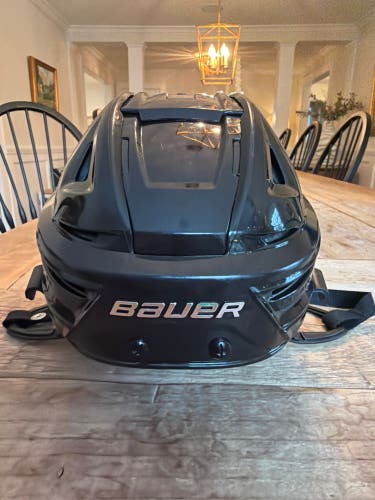 Medium Bauer Re-Akt 150 Helmet (New)