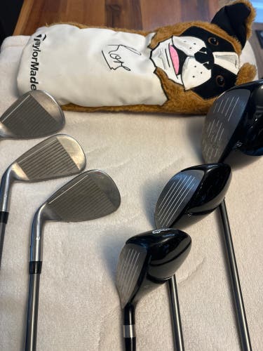 Junior TaylorMade Right Handed Clubs (Full Set) Junior 6 Pieces (Used)