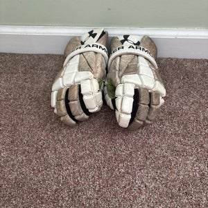 Under Armour Lacrosse Gloves Medium (Used)