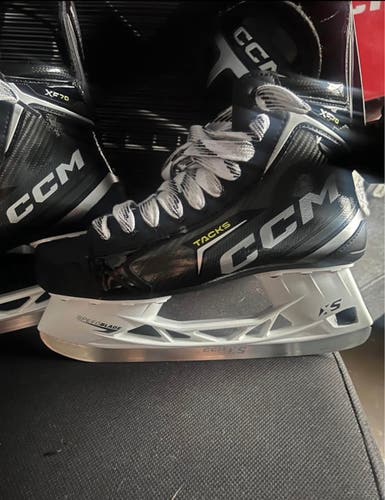 2024 CCM Tacks XF 70 Hockey Skates Regular Width 9 (New)