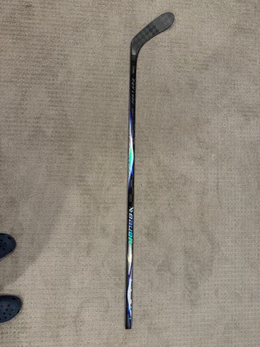 Senior Bauer Vapor FlyLite Right Handed Hockey Stick P28 77 Flex (New)