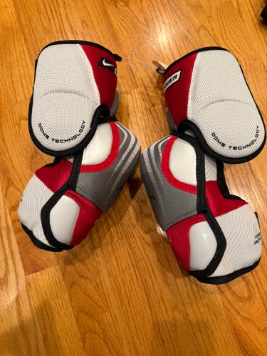 Senior Medium Bauer Vapor XXV Elbow Pads (Used)