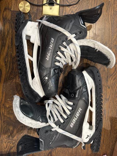 2024 Bauer Supreme Shadow Hockey Skates Regular Width 8 (Used)