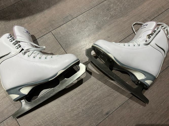 Soft Skates Figure Skates Adult 7 (Used)
