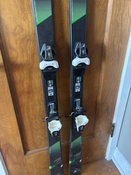 Fischer Pro MT Fire 165cm with Adjustable Fischer RS9 Gripwalk