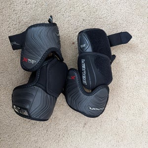 Junior Medium Bauer Vapor X900 Lite Elbow Pads (Used)