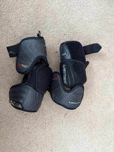 Junior Medium Bauer Vapor X900 Lite Elbow Pads (Used)
