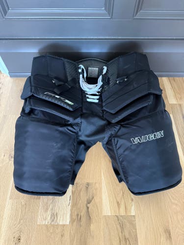Vaughn SLR4 Pro Carbon Goalie Leg Pads (XL)