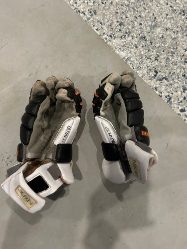 Warrior Burn XP Lacrosse Gloves Large (Used)