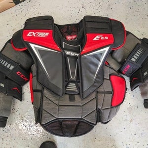 Intermediate Large CCM Extreme Flex Shield E2.9 Goalie Chest Protector (Used)