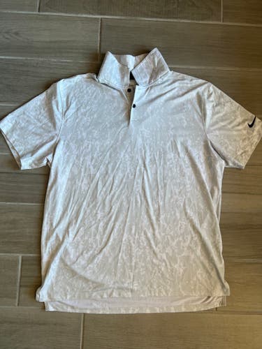 White Large Men's Nike Shirt (Used)