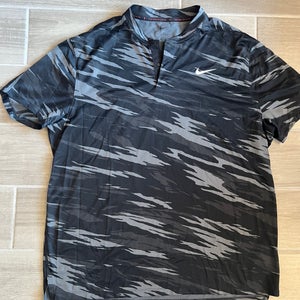 Black Large Men's Nike Shirt (Used)