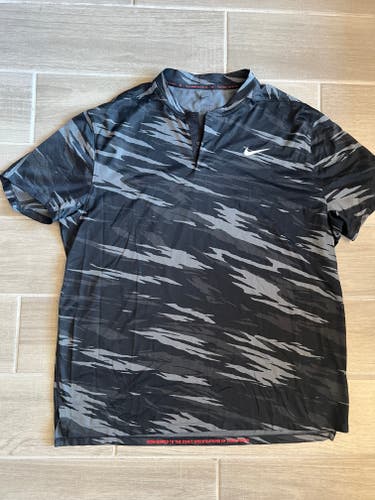 Black Large Men's Nike Shirt (Used)