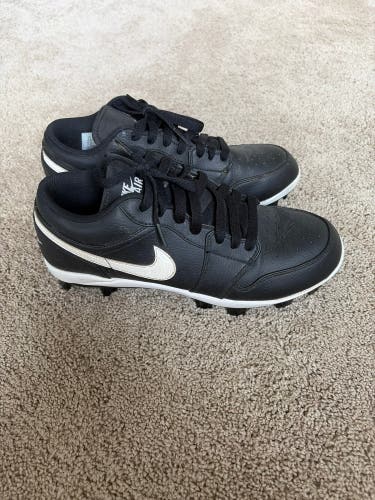 Black Men's Size M 9.5 (W 10.5) Nike Air Jordan Low Top Molded Cleats (Used)