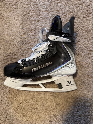 2025 Bauer Vapor Flylite Hockey Skates 7 (New)