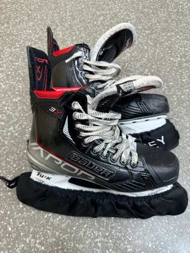 2021 Bauer Vapor 3X Hockey Skates Regular Width 8.5 (Used)