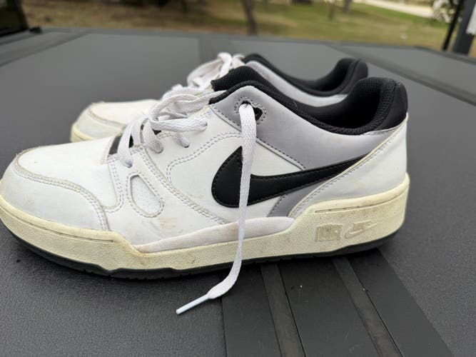 Men's Adult Size M 10.0 (W 11.0) Nike (Used)