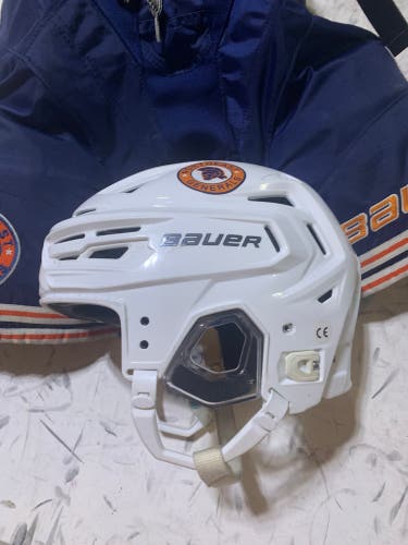 Small Bauer Re-Akt 155 Helmet (Used)
