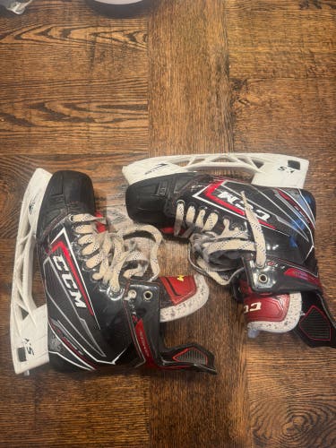 2019 CCM JetSpeed FT2 Hockey Skates Regular Width 6.5 (Used)