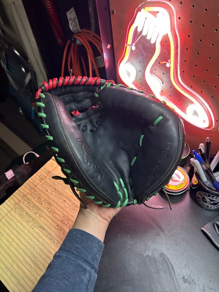 Rawlings RCMBB Catcher’s Mitt 32.5” (Conditioned & Relaced in Green/Red)