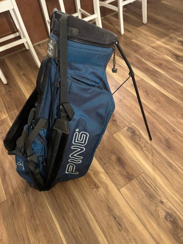 Ping Hoofer Lite Bag (Used)