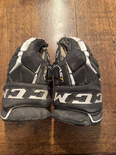 CCM AS1 Gloves 13" (Used)