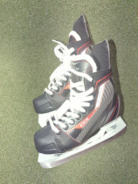 CCM JetSpeed 250 Hockey Skates Regular Width Size 3 (Gently Used)(#2253)